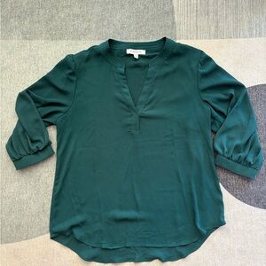 Chaus Green Relaxed Buttoned Blouse with Mandarin Collar